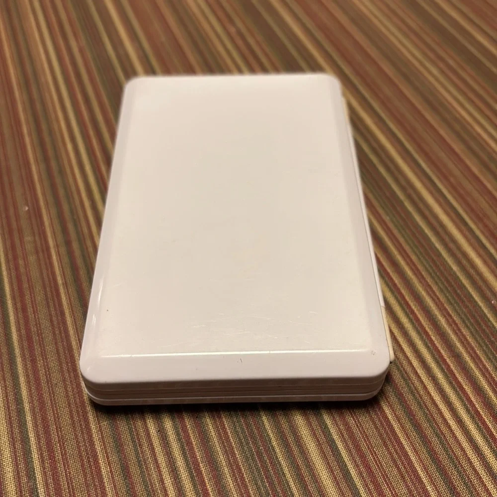 White storage Case for Nintendo Ds game cartridges fits 6 and a stylus pen